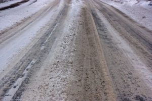 icy-roads-567721_1280 (pixabay)